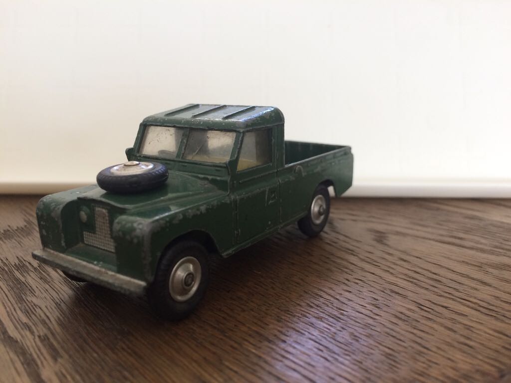 Land Rover Pick Up - 110 toy car collectible - Main Image 2