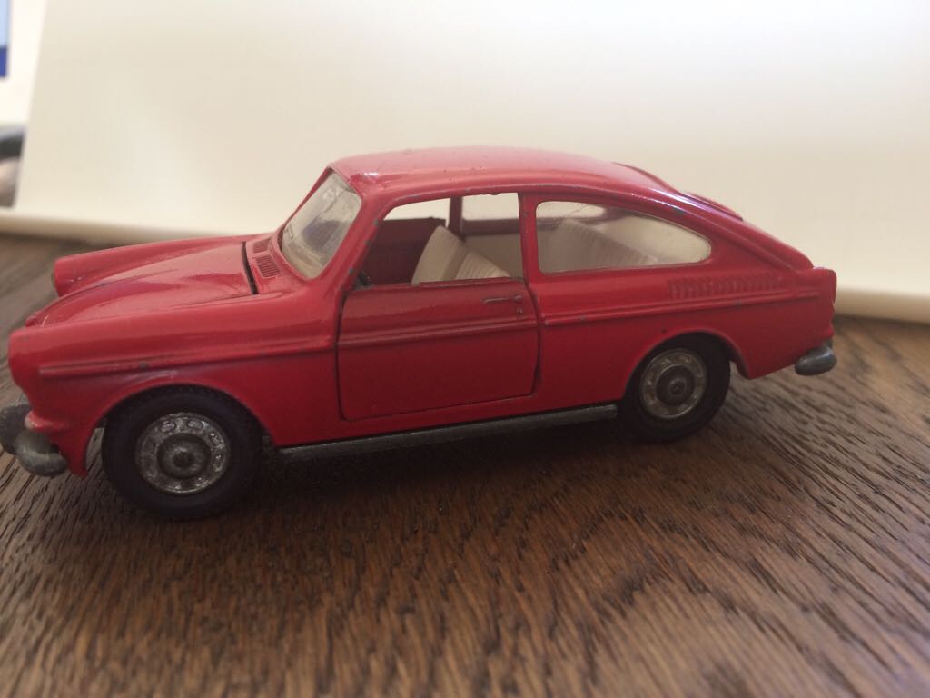 Volkswagen 1600TL  toy car collectible - Main Image 2