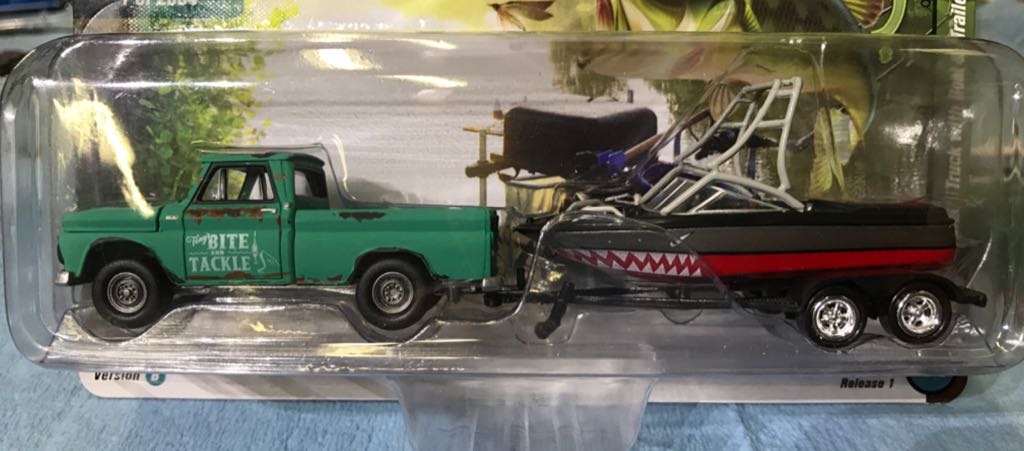 Johnny Lightning - 2017 Gone Fishing toy car collectible - Main Image 2