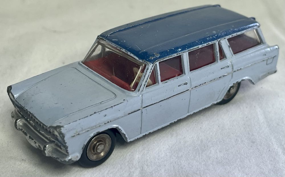 Fiat 1800 Familiale 548 - Sinky Toys Deagostini toy car collectible - Main Image 2