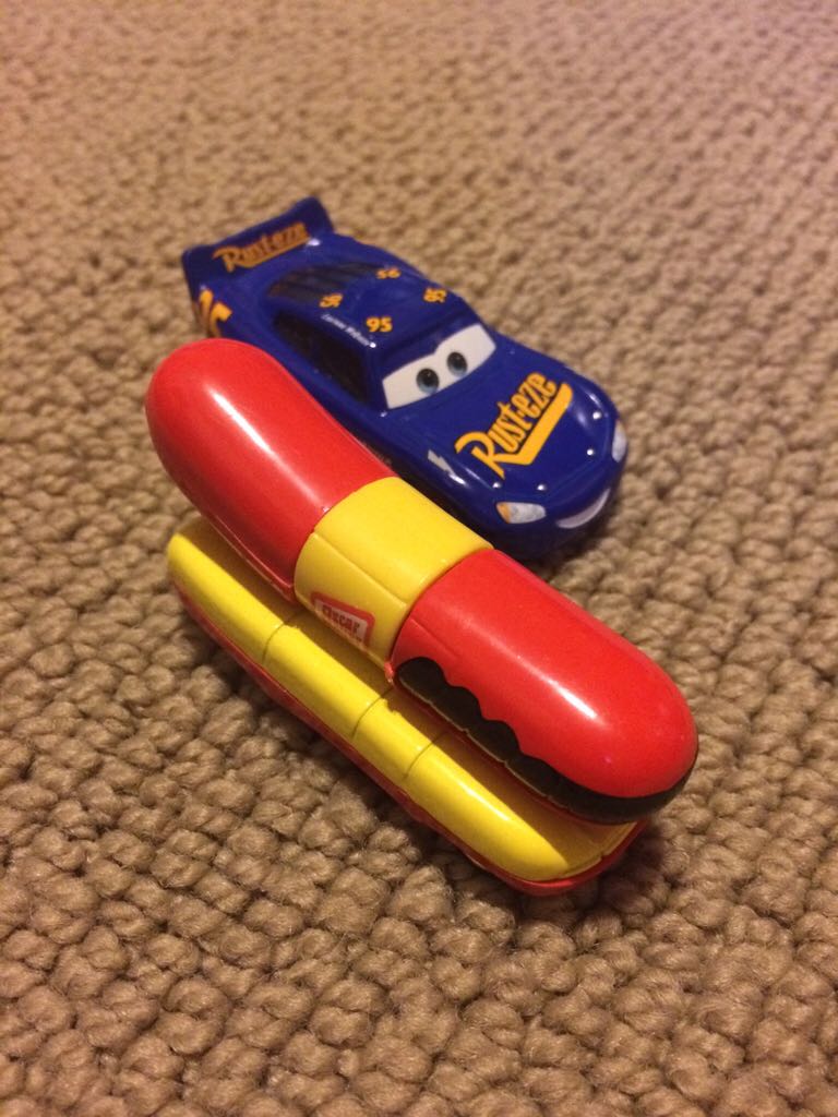 Hot Wheels Oscar Mayer Wienermobile toy car collectible - Main Image 2