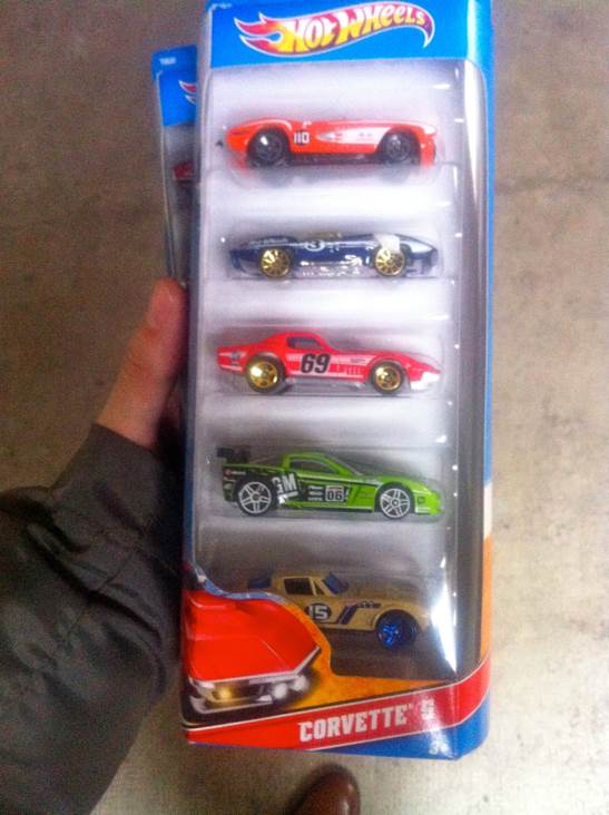 ’69 Copo Corvette - HW Pack Corvette toy car collectible - Main Image 2