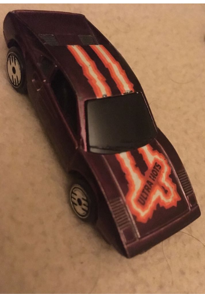 ‘77 Ferrari 308 - Ferrari/Porsche/D-Autos toy car collectible - Main Image 2