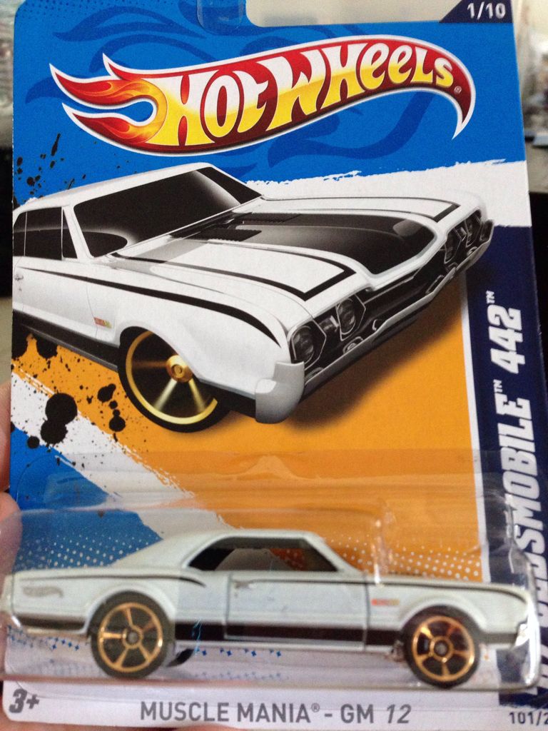 ‘67 Oldsmobile 442 (Loose) - 2012 - HW Muscle Mania - GM toy car collectible - Main Image 2