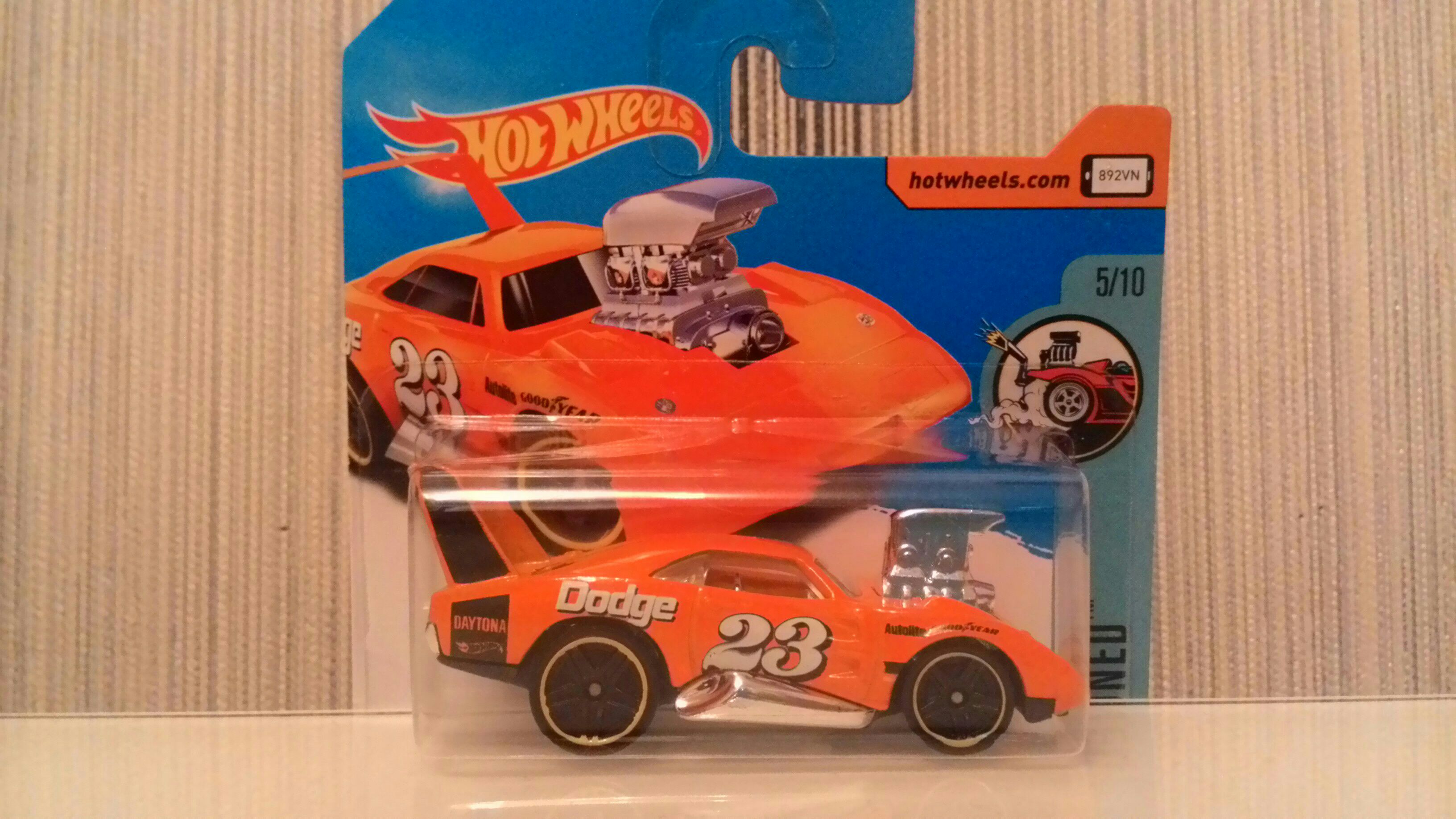Dodge Charger Daytona 1970 - NA toy car collectible - Main Image 2