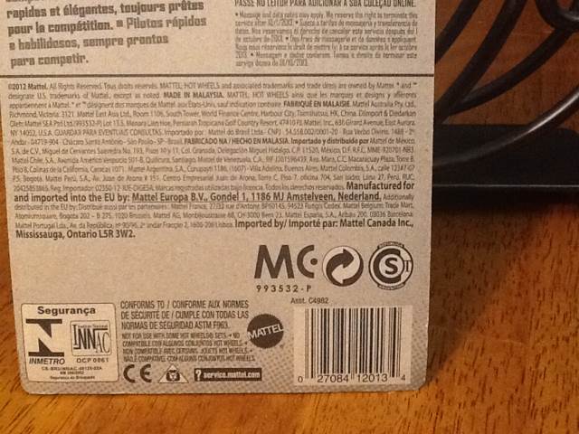 Torque Twister 2013 Red  toy car collectible - Main Image 2