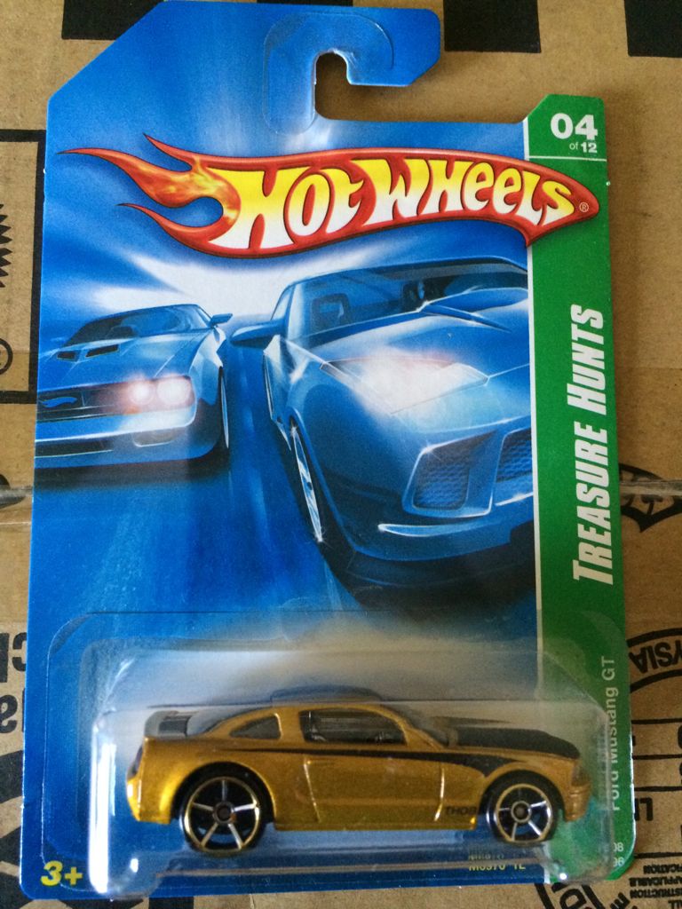 05 Ford Mustang GT - 2008 Treasure Hunt toy car collectible - Main Image 2