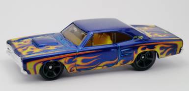 ’69 Dodge Coronet Super bee - 2013 Hot Wheels toy car collectible - Main Image 1