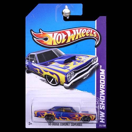 ’69 Dodge Coronet Super bee - 2013 Hot Wheels toy car collectible - Main Image 2