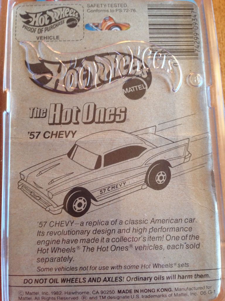 Ford Thunderbird ’57 Red - Hot Wheels toy car collectible - Main Image 2