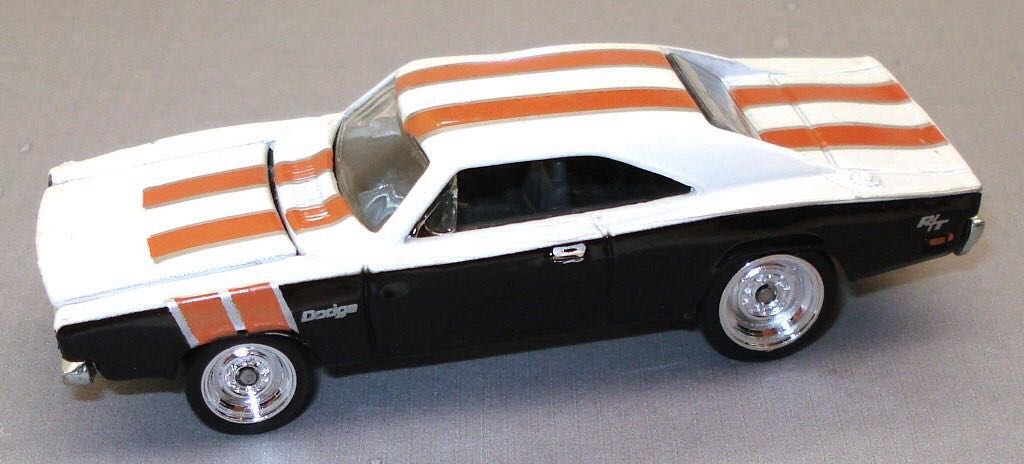 ’69 Dodge Charger - 2019 HW Race Team toy car collectible - Main Image 2