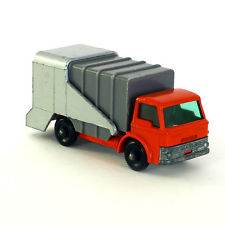 Refuse Truck - 1-75 toy car collectible - Main Image 1
