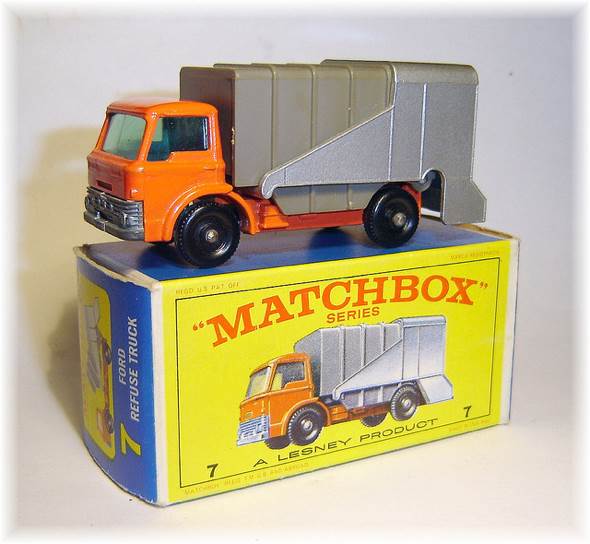Refuse Truck - 1-75 toy car collectible - Main Image 2