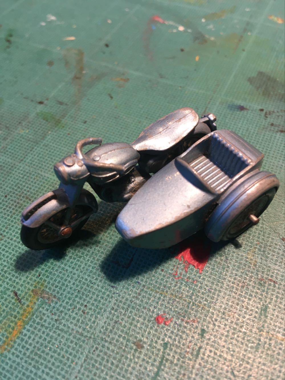 Matchbox Lesney 4c - Triumph T110 Motorcycle - Matchbox Lesney Edition toy car collectible - Main Image 3