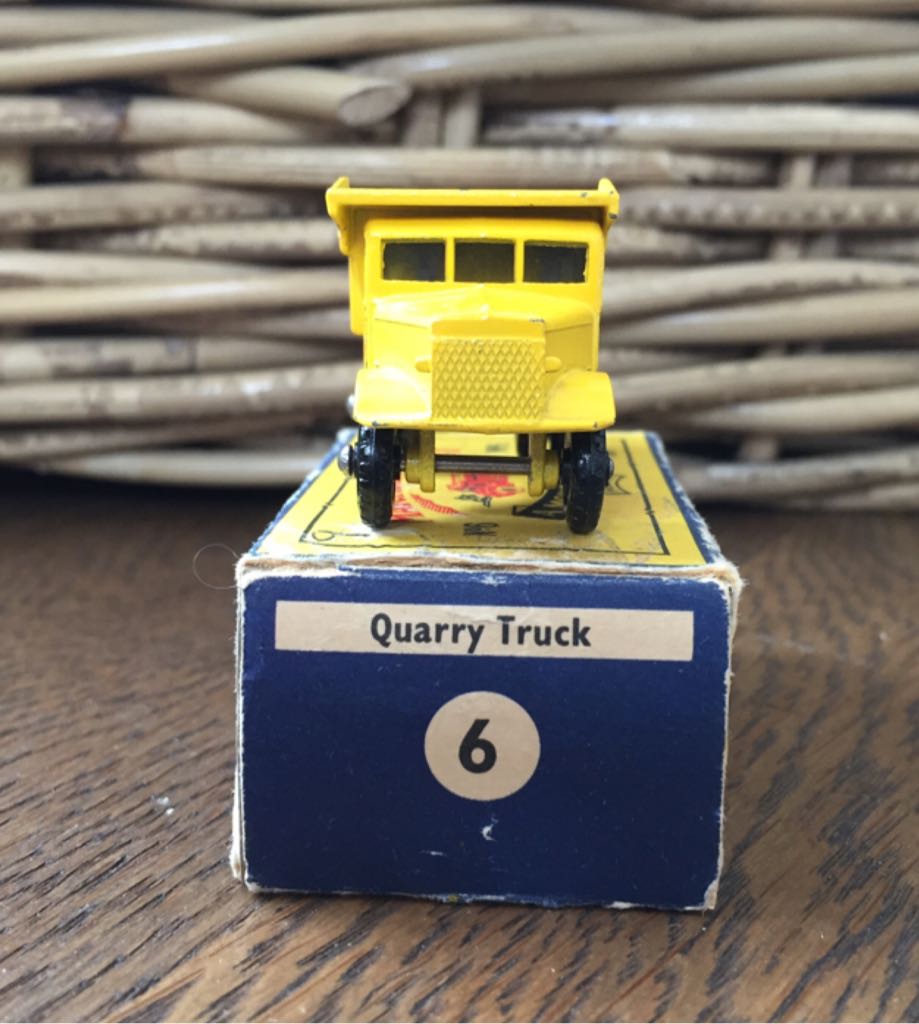 Quarry Truck - Matchbox 75 RW toy car collectible - Main Image 2