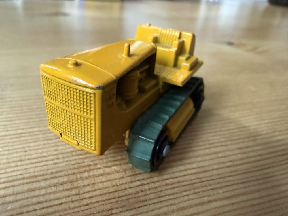 Caterpillar Tractor - Matchbox 75 RW toy car collectible - Main Image 3