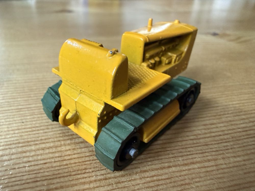 Caterpillar Tractor - Matchbox 75 RW toy car collectible - Main Image 4