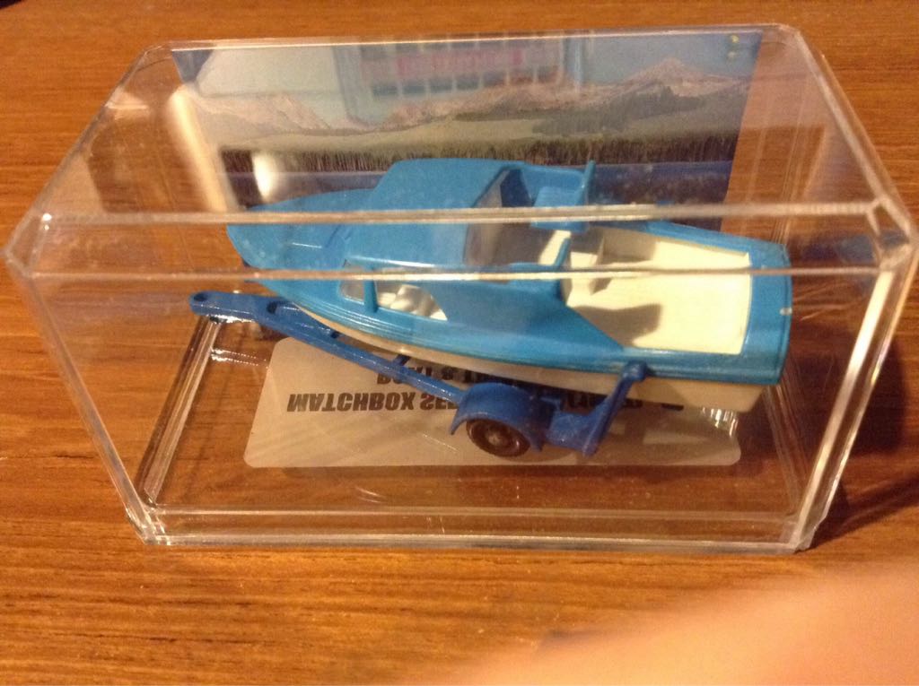 Cabin Cruiser, Boat & Trailer - Matchbox 75 SF toy car collectible - Main Image 2