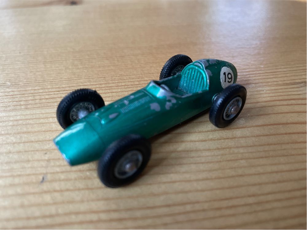 Aston Martin DBR5 - Matchbox 75 RW toy car collectible - Main Image 2