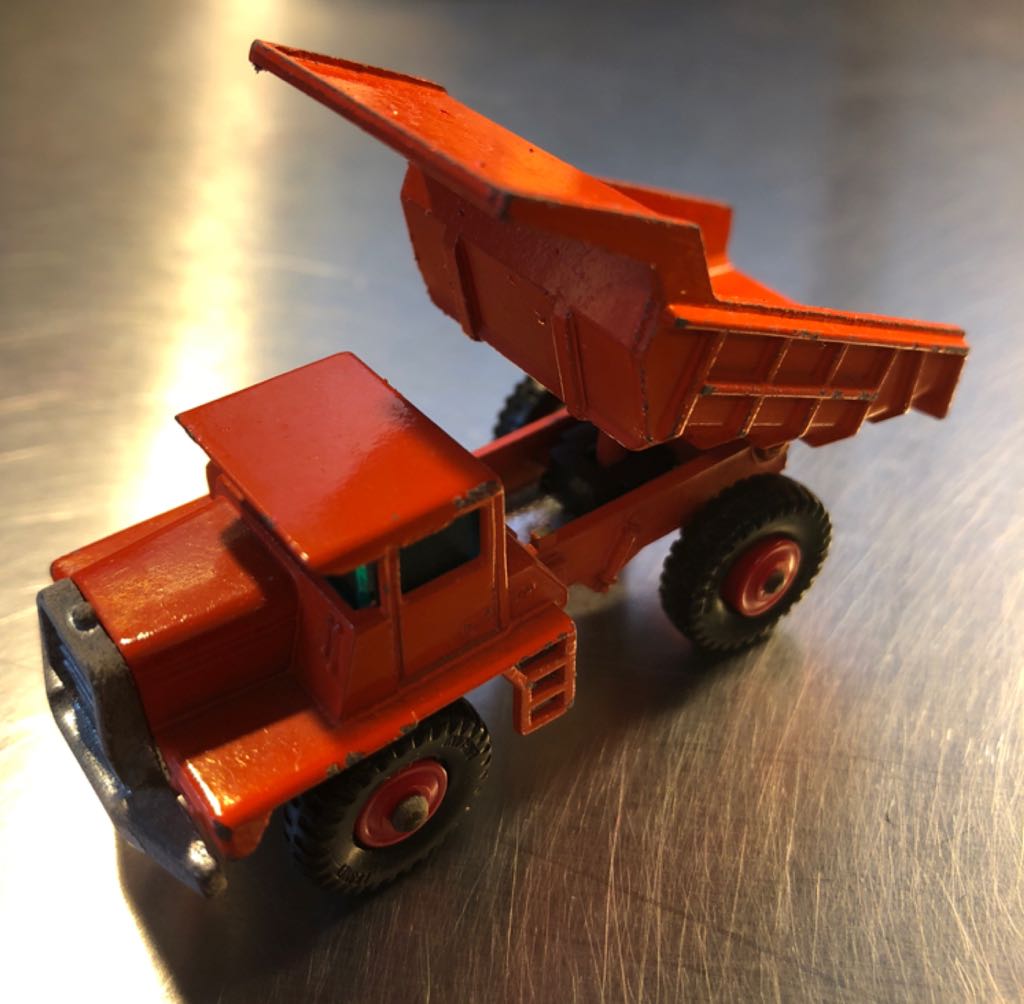 28D - Mack Dump Truck - 1-75 Regular Wheels toy car collectible - Main Image 2