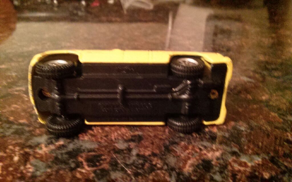 Chevy Silverado SS - 1-75 Regular Wheels toy car collectible - Main Image 2