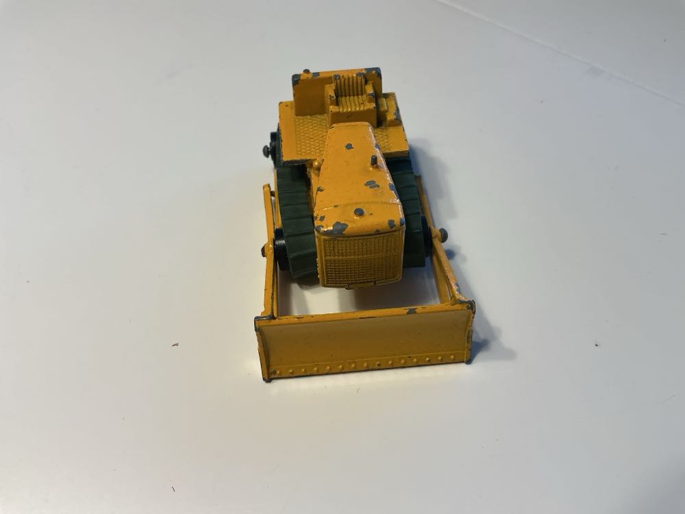 18D - Caterpillar Bulldozer - 1-75 Regular Wheels toy car collectible - Main Image 3