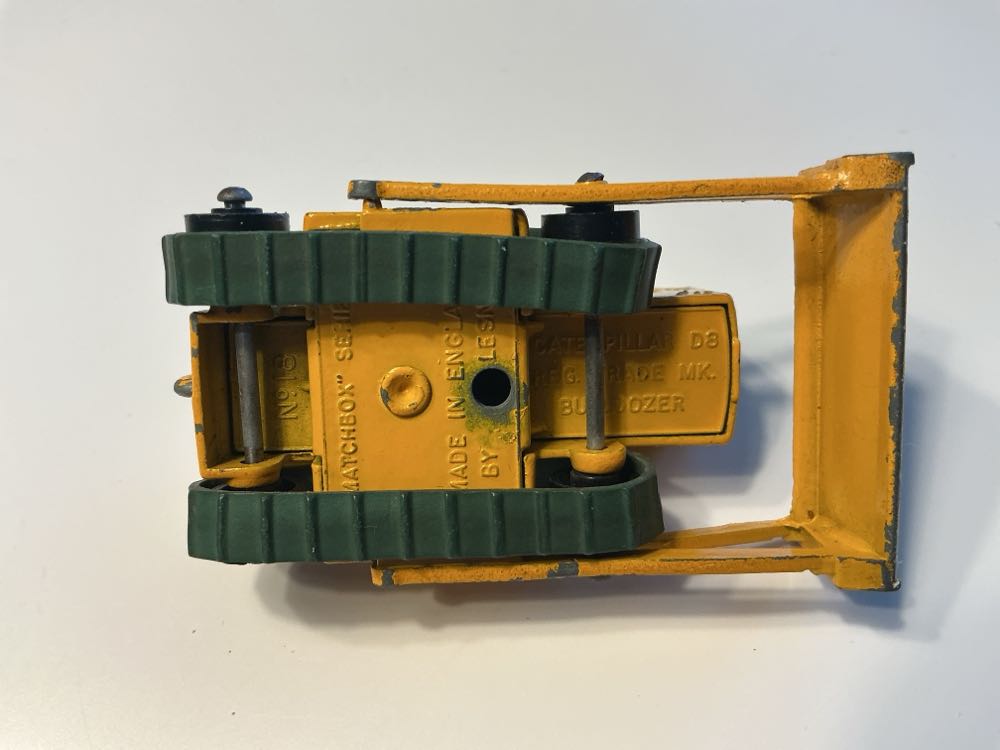 18D - Caterpillar Bulldozer - 1-75 Regular Wheels toy car collectible - Main Image 4