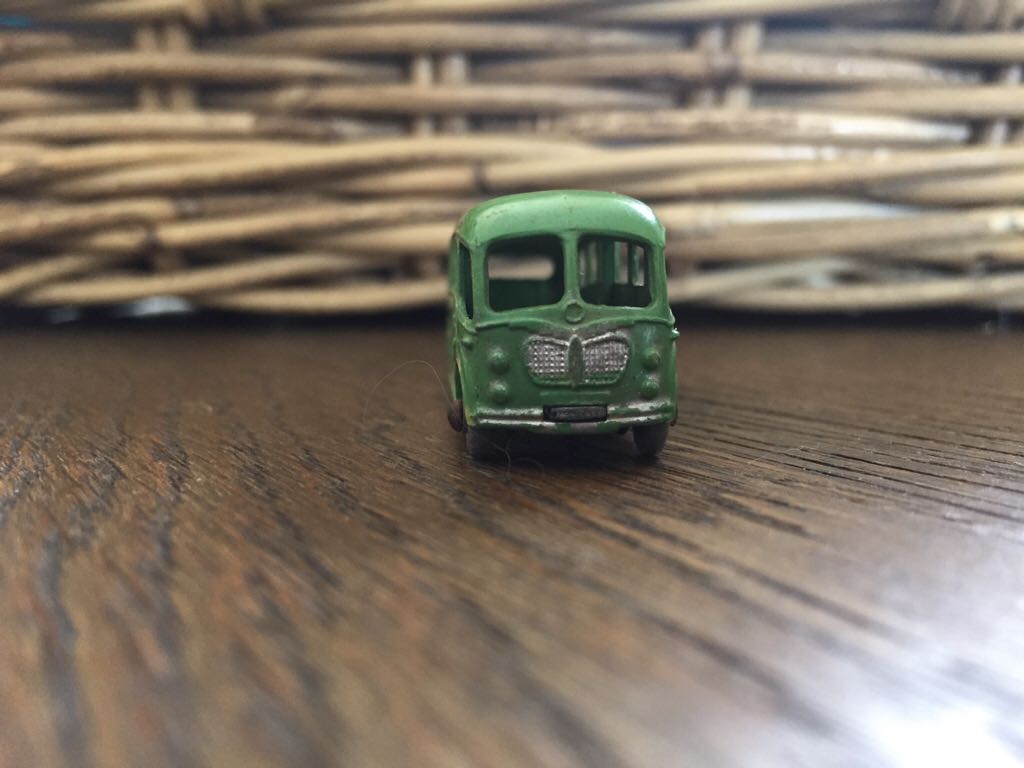 Bedford Duple Luxury Coach - Lesney Regular Wheel Matchbox Series 1-75 toy car collectible - Main Image 2