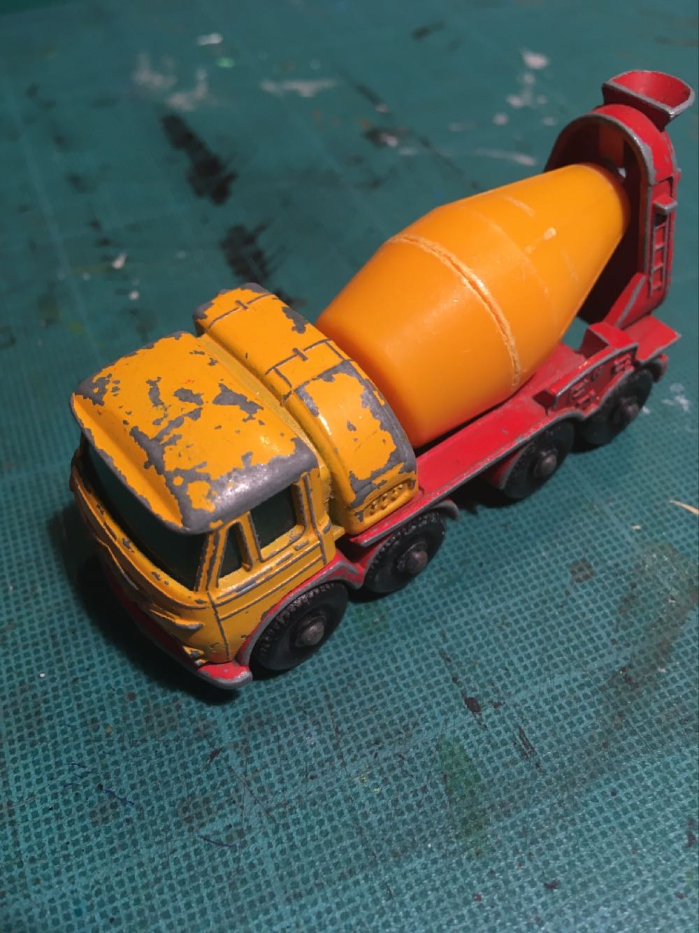 Foden Concrete Truck - 1-75 toy car collectible - Main Image 3