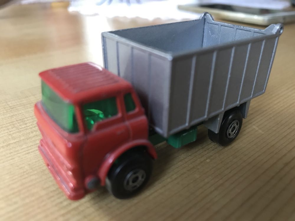 GMC Tipper Truck - 1-75 Regular Wheels toy car collectible - Main Image 3