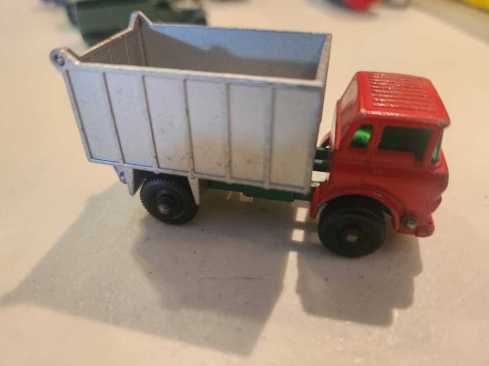 GMC Tipper Truck - 1-75 Regular Wheels toy car collectible - Main Image 4