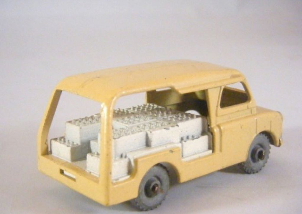 Bedford CA Milk Delivery Van - Matchbox RW toy car collectible - Main Image 2