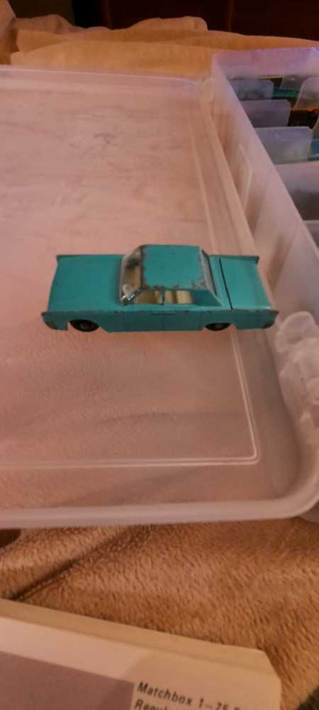 31C - Lincoln Continental - 1-75 Regular Wheels toy car collectible - Main Image 2