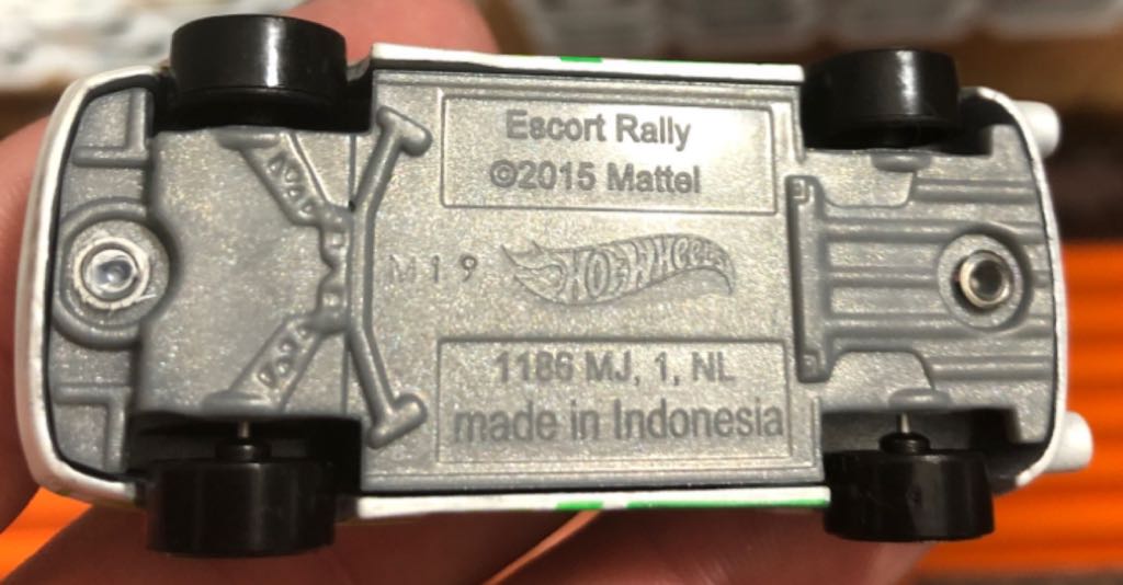 Ford Escort Rally - HW Pack Night BurnerZ toy car collectible - Main Image 2