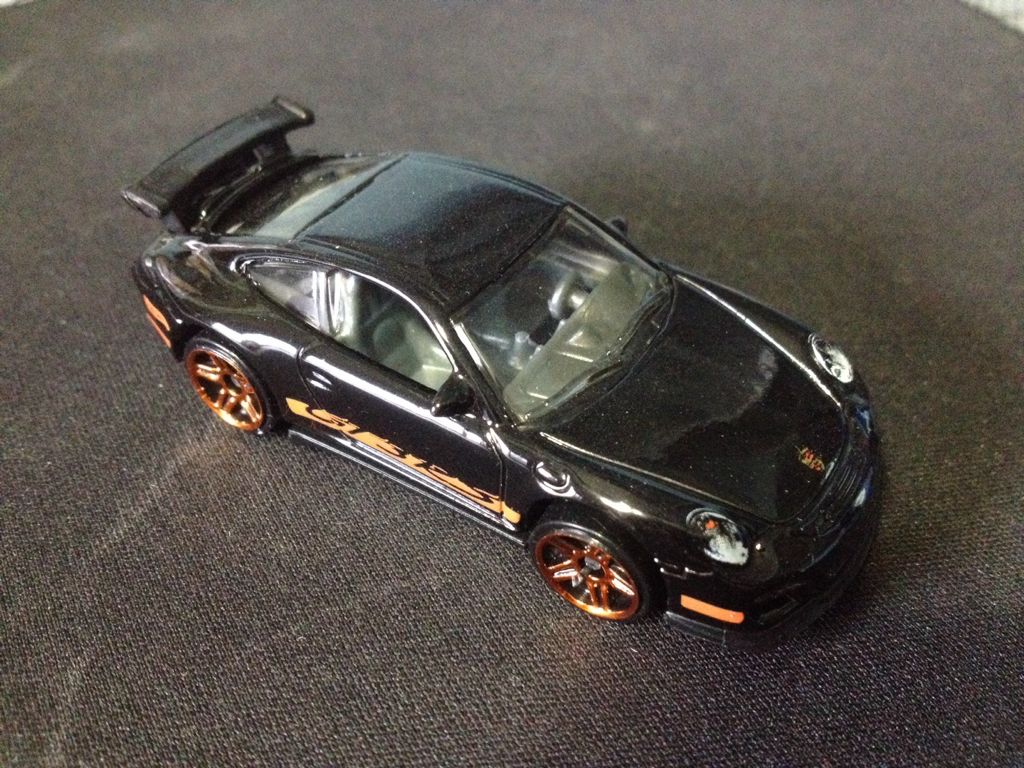 Porsche 911 GT3 - 2013 HW Showroom toy car collectible - Main Image 2