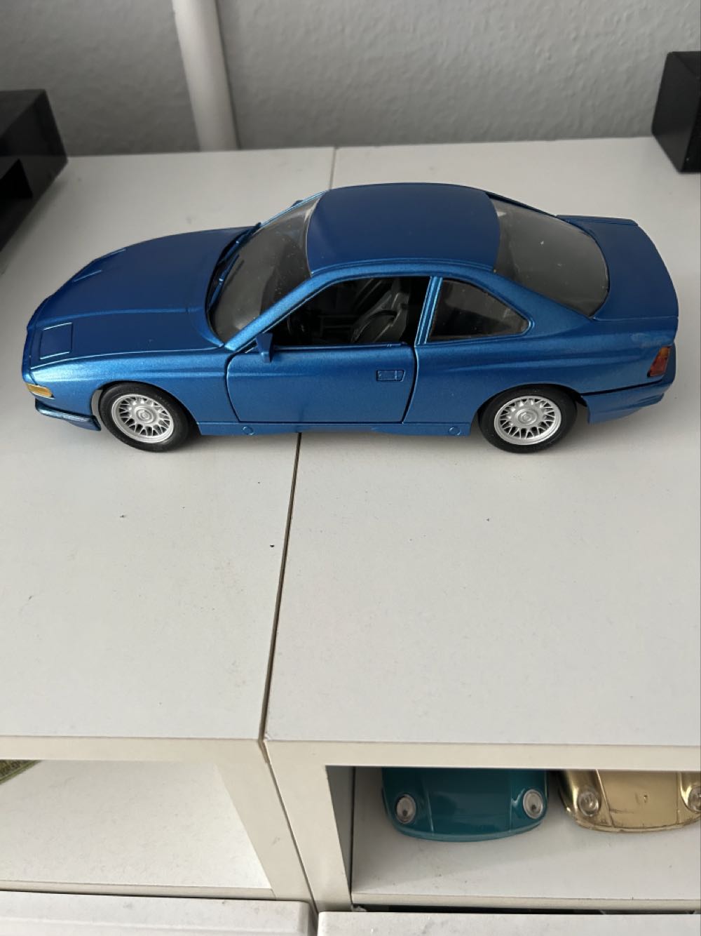 BMW 850i - 2001 Last Production Run toy car collectible - Main Image 4