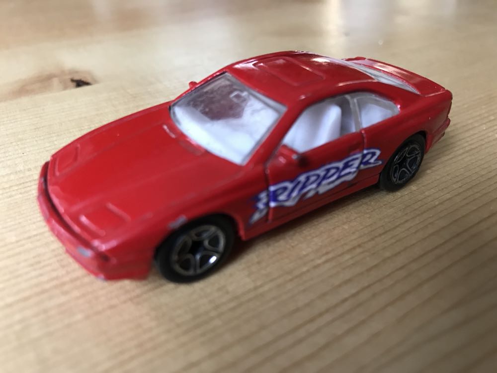 BMW 850i - Matchbox 1-75 Superfast toy car collectible - Main Image 2