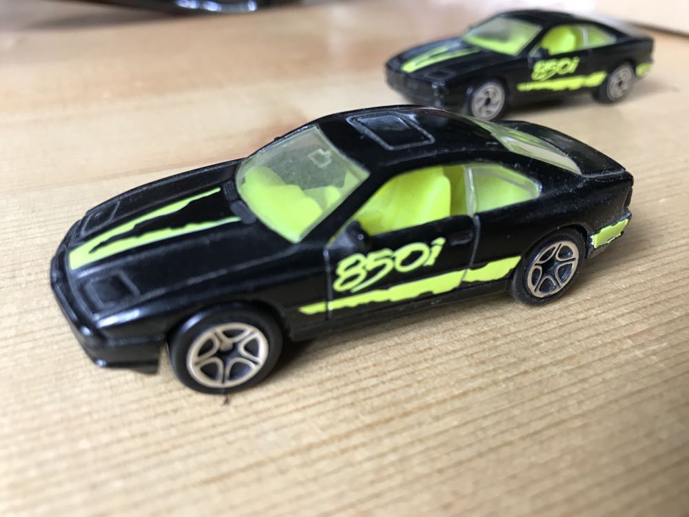 BMW 850i - Matchbox 1-75 Superfast toy car collectible - Main Image 3