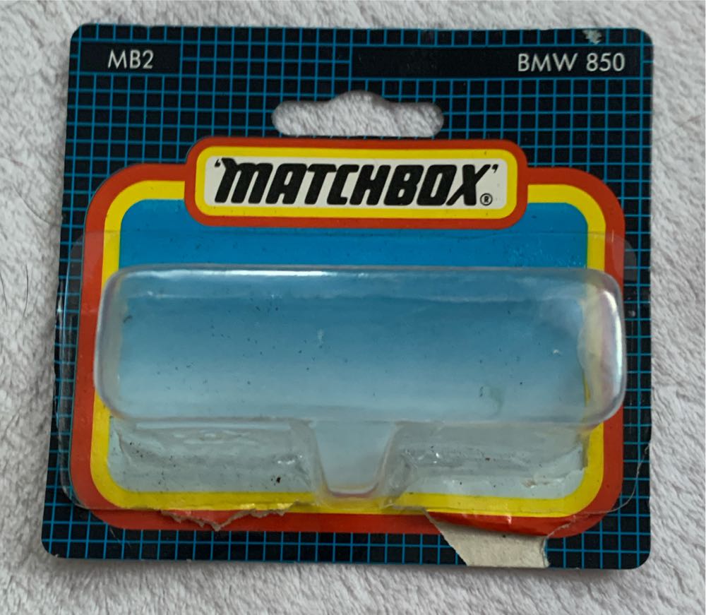 BMW 850i - Matchbox 1-75 Superfast toy car collectible - Main Image 4