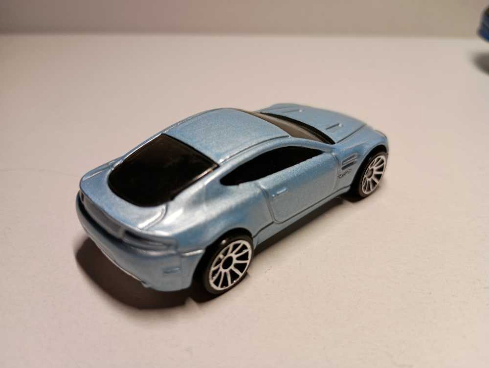 Aston Martin V8 Vantage  toy car collectible - Main Image 4