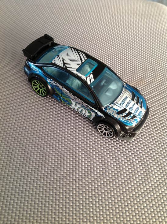 2008 Ford Focus - HW Stunt: HW Drift Race toy car collectible - Main Image 2