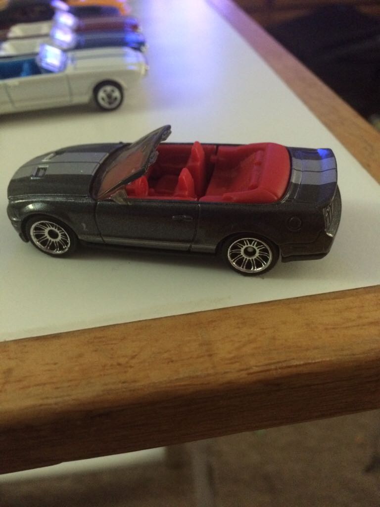 Shelby GT500 Convertible - Matchbox toy car collectible - Main Image 2