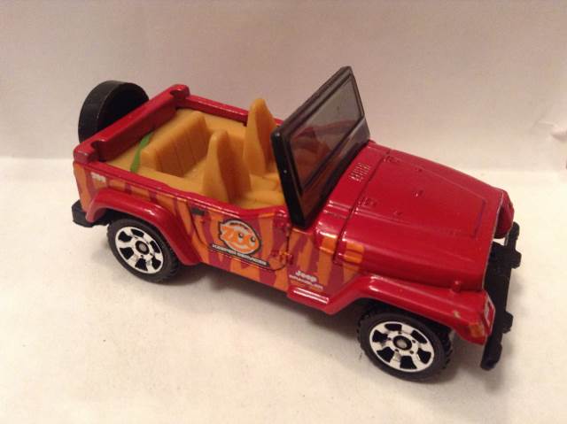 Matchbox Moving Parts 2016 Jeep Wrangler Rubicon toy car collectible - Main Image 1