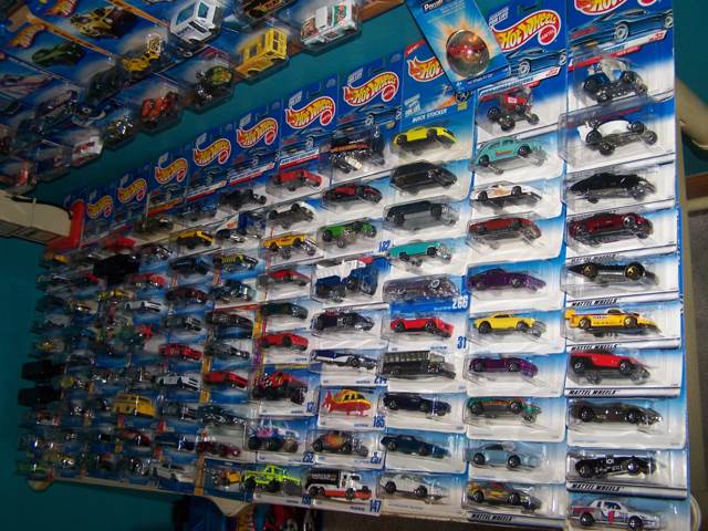 Hotwheels - 2012 Muscle Mania - GM toy car collectible - Main Image 2