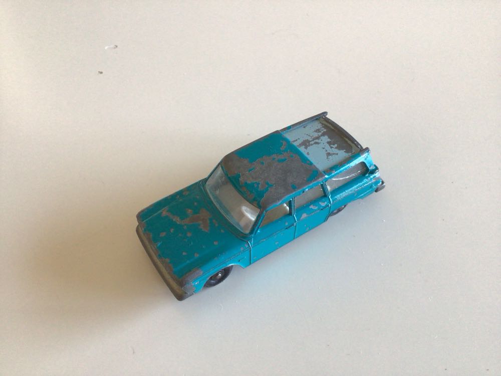 Matchbox - Studebaker Lark Wagonaire ( Red Line. Wall ) - Series No. 42 toy car collectible - Main Image 2