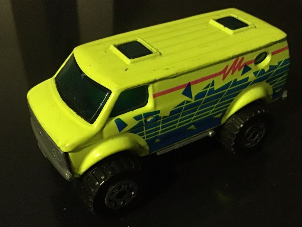 Chevrolet Van 4x4  toy car collectible - Main Image 2