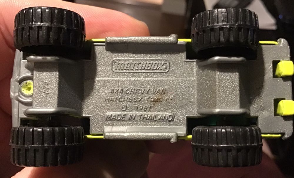 Chevrolet Van 4x4  toy car collectible - Main Image 4