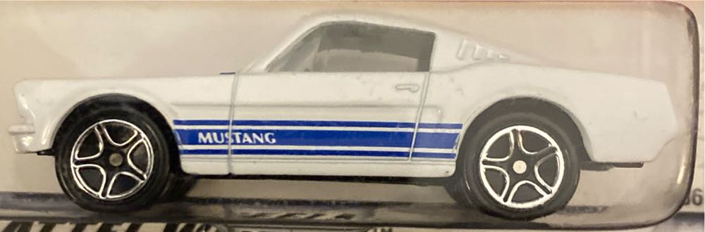 Mustang Fastback ‘65 - Classics toy car collectible - Main Image 3