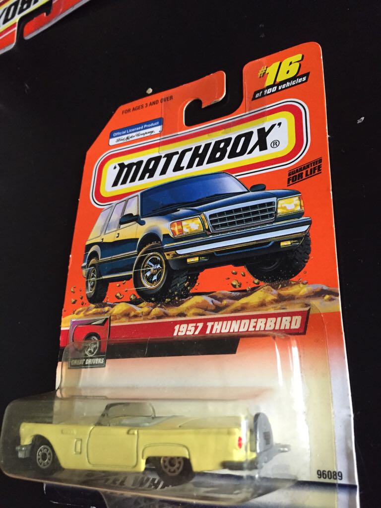 Ford Thunderbird Cabrio - 1957 - Matchbox toy car collectible - Main Image 2