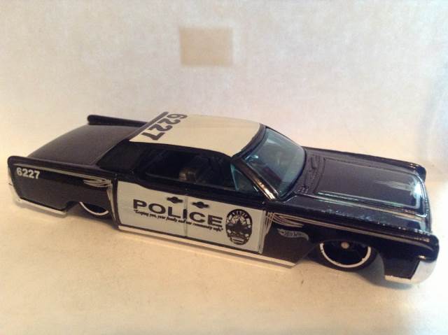 Lincoln Continental, 1964  toy car collectible - Main Image 1